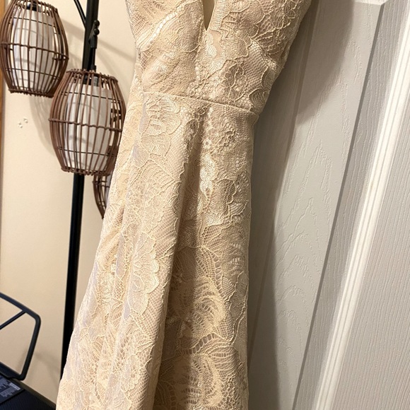 V neck lace dress - Picture 4 of 7